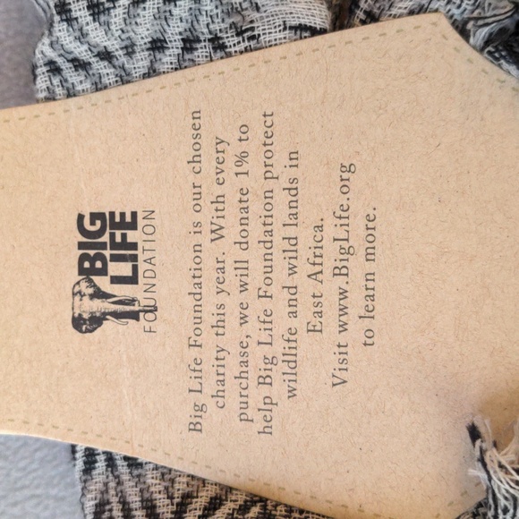 🏷️ NWT Scarf and Bracelet Set - Picture 3 of 6